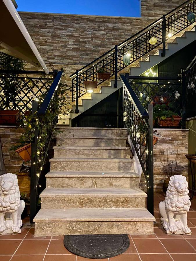 شقة Dominique Meteora House كالامباكا المظهر الخارجي الصورة